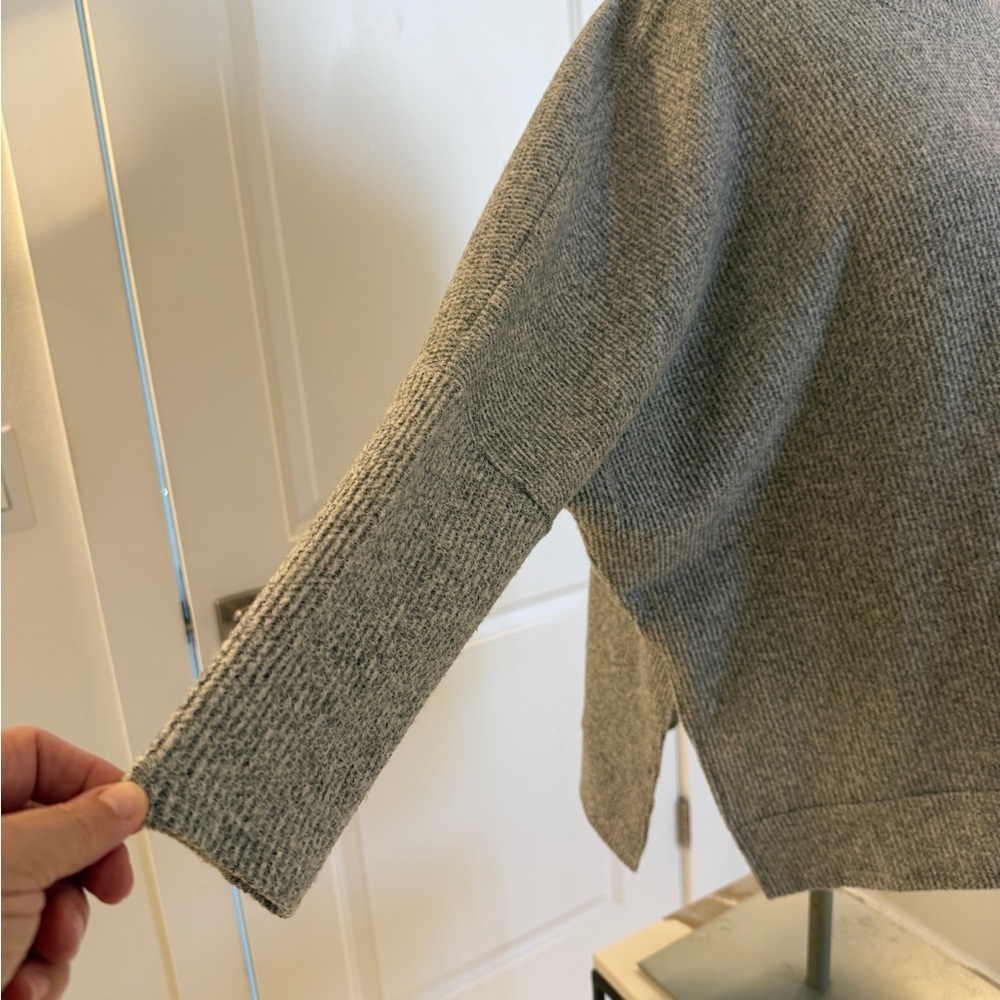 Talulah - Cozy Oversized Gray Knit Sweater with Dolman Sleeves. Size M - Picture 6 of 12